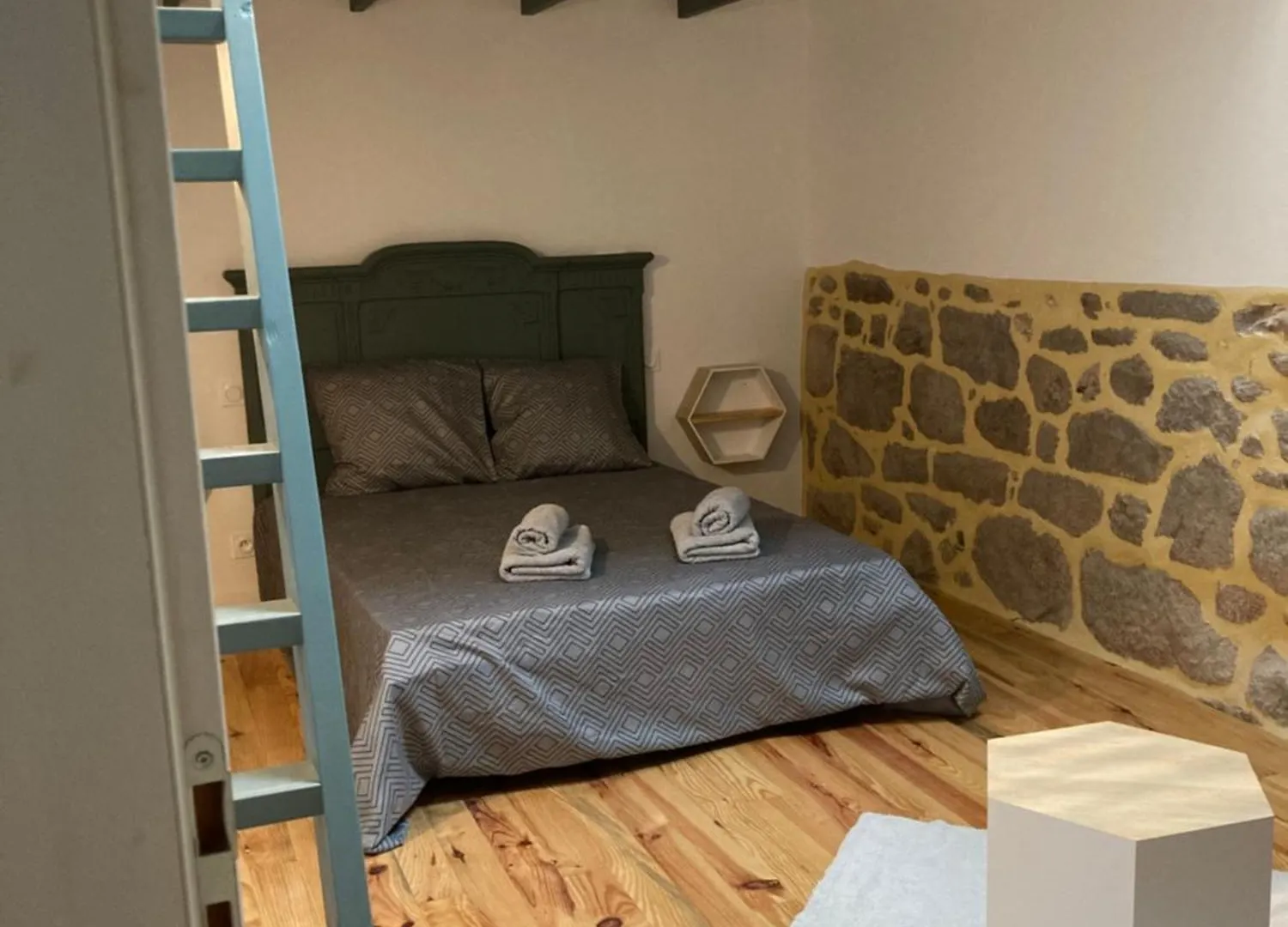 Le Gite Du Parayre Lunac Holiday home